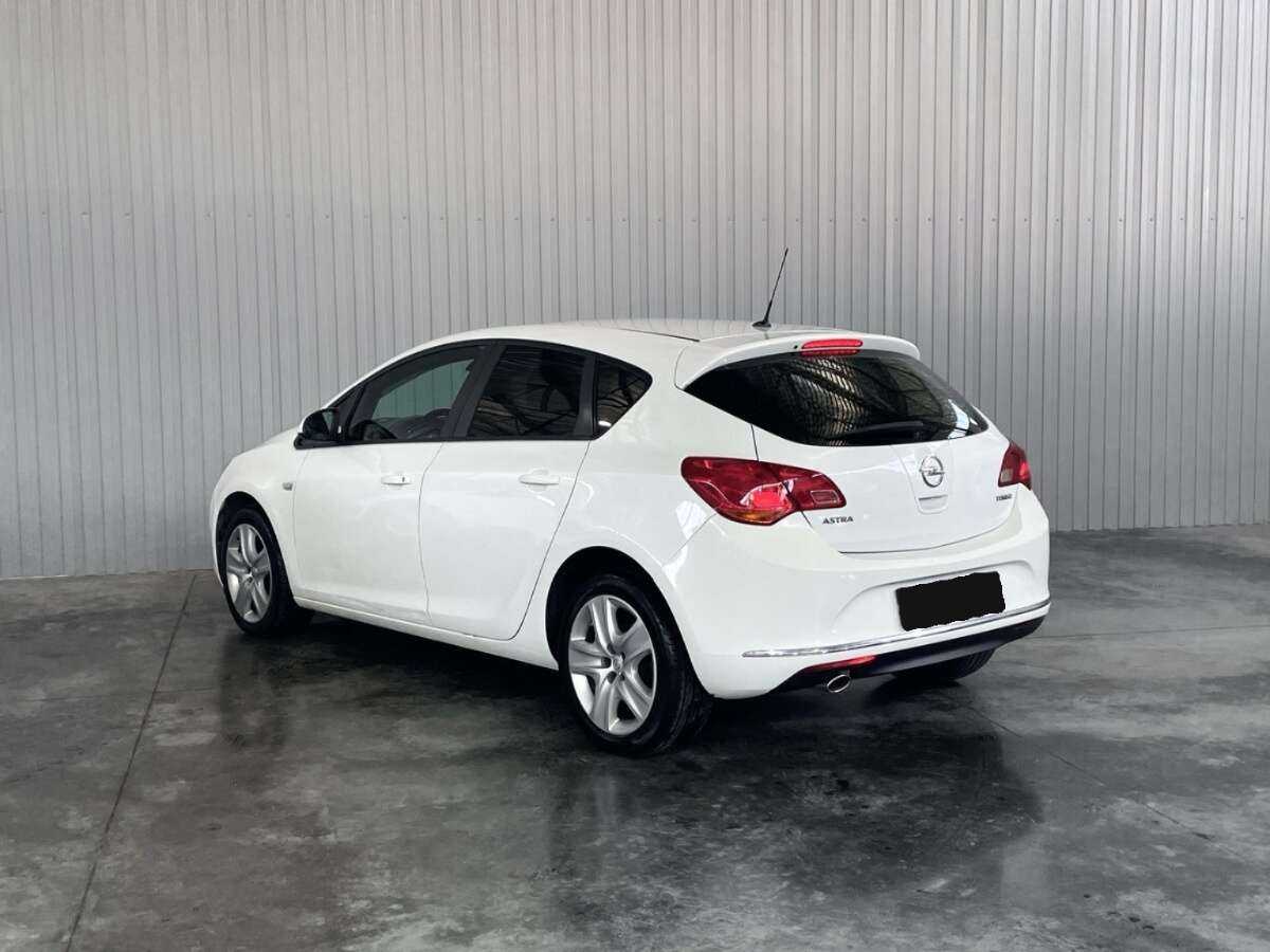 Opel Astra 2012 года с пробегом. Фото: #6