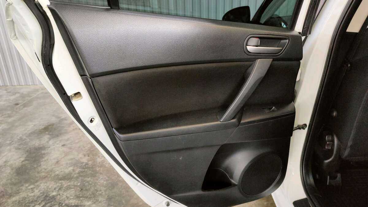 Mazda 3 2012 года с пробегом. Фото: #12