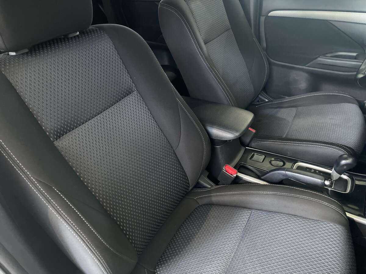Mitsubishi Outlander 2018 года с пробегом. Фото: #16