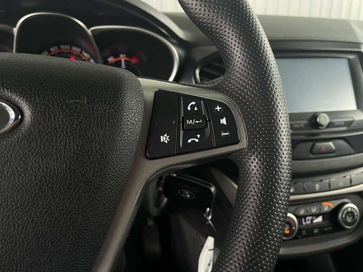 Lada (ВАЗ) Vesta 2018 года с пробегом. Фото: #11