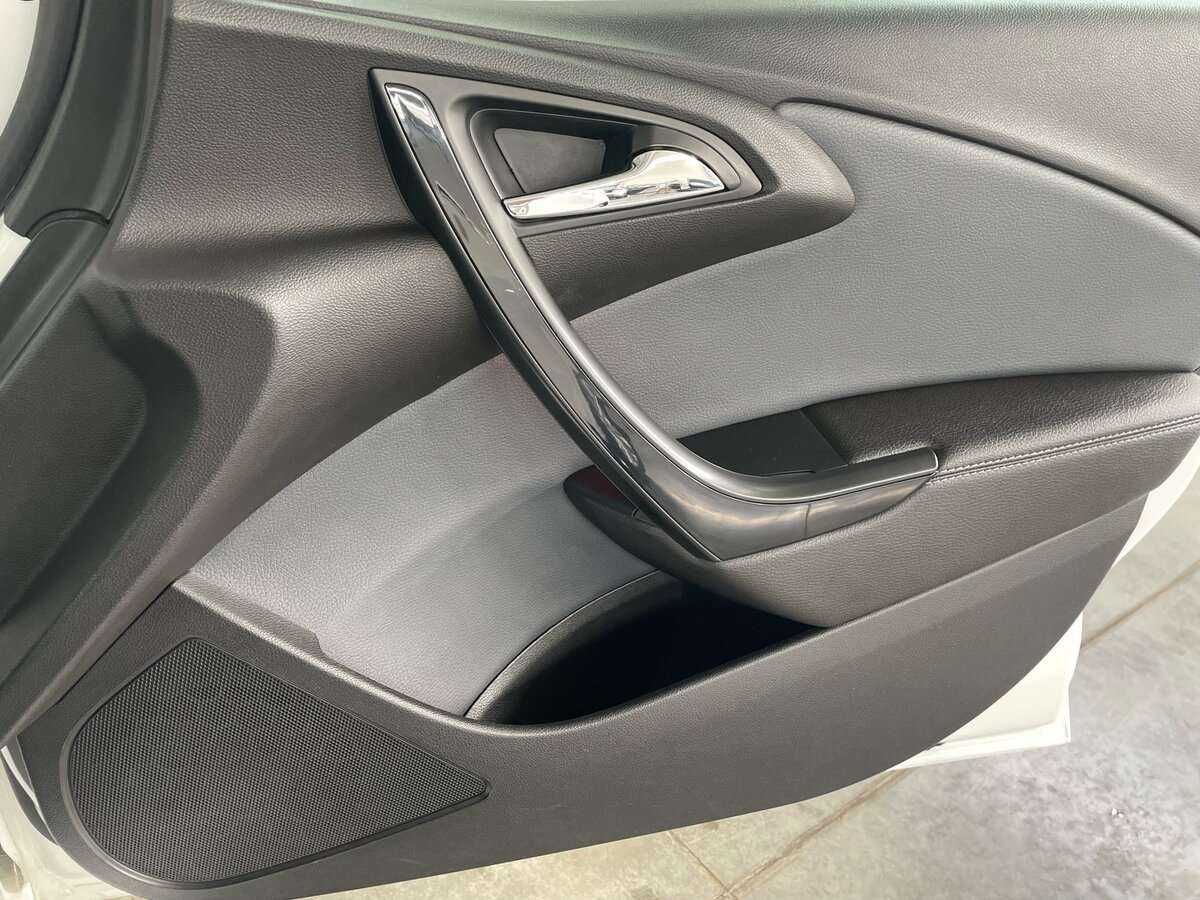 Opel Astra 2014 года с пробегом. Фото: #18