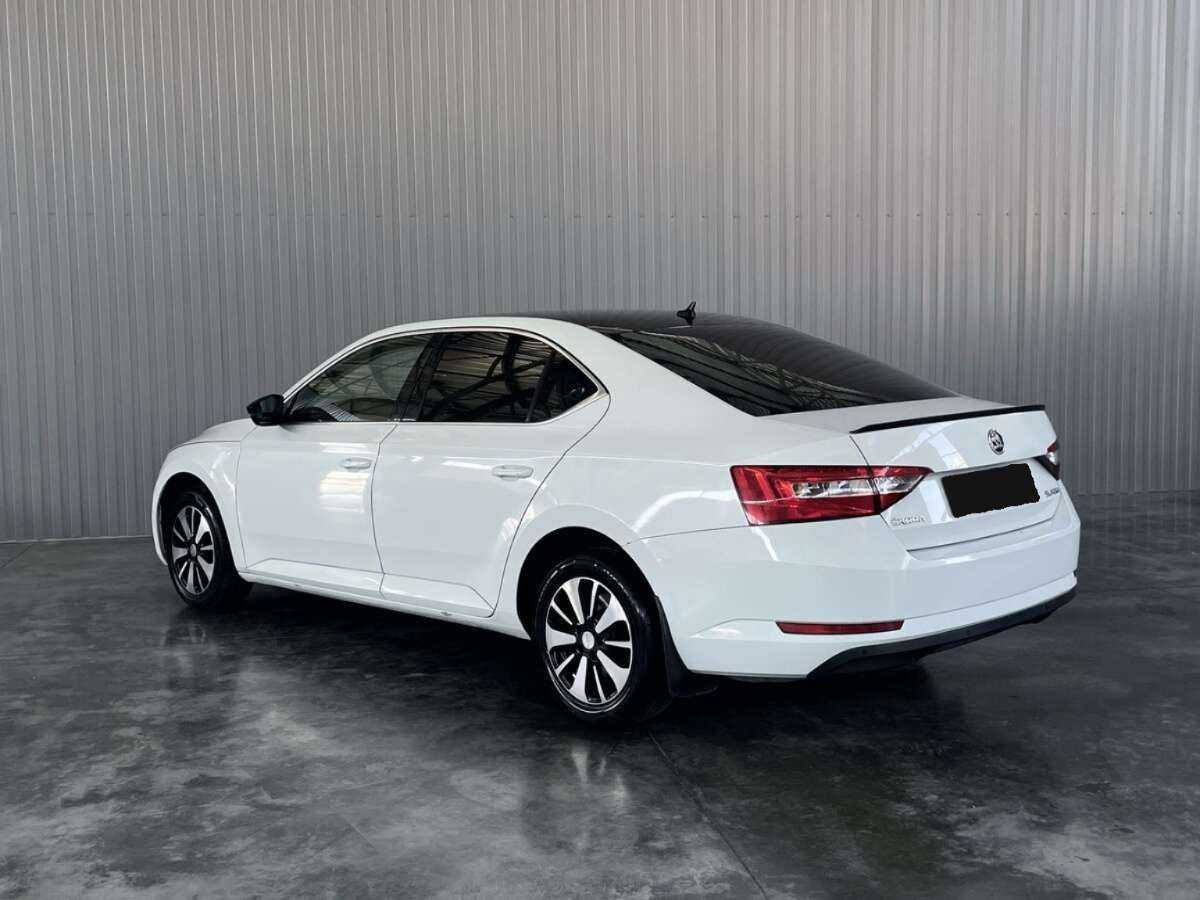 Skoda Superb 2015 года с пробегом. Фото: #6