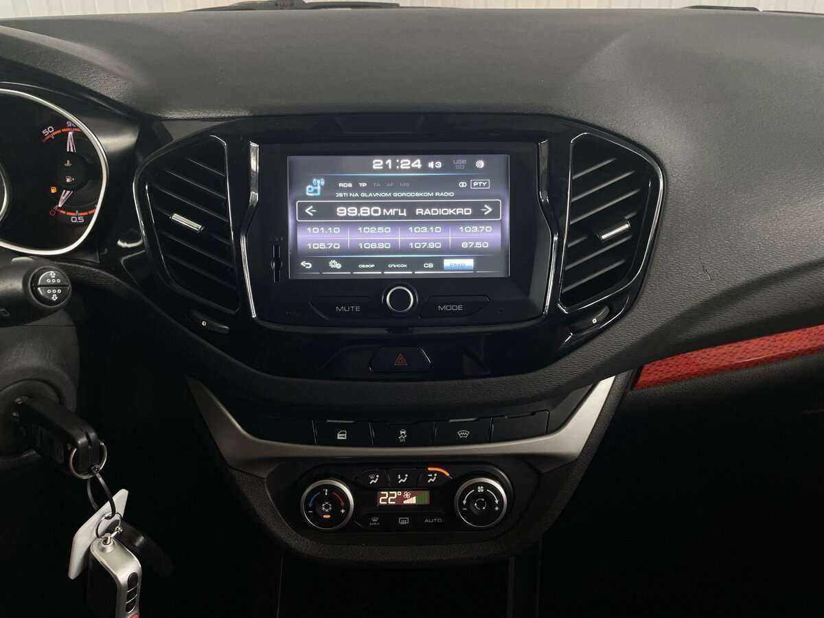 Lada (ВАЗ) Vesta 2018 года с пробегом. Фото: #13