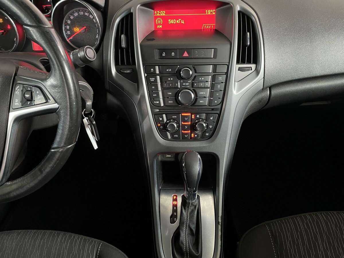 Opel Astra 2013 года с пробегом. Фото: #10