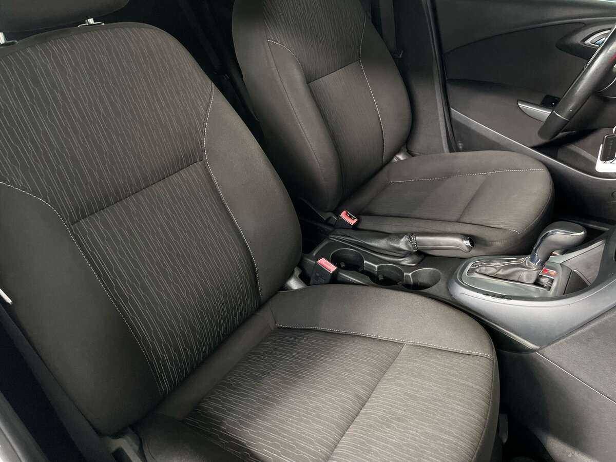 Opel Astra 2013 года с пробегом. Фото: #14