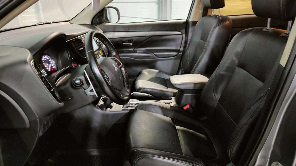 Mitsubishi Outlander 2012 года с пробегом. Фото: #11