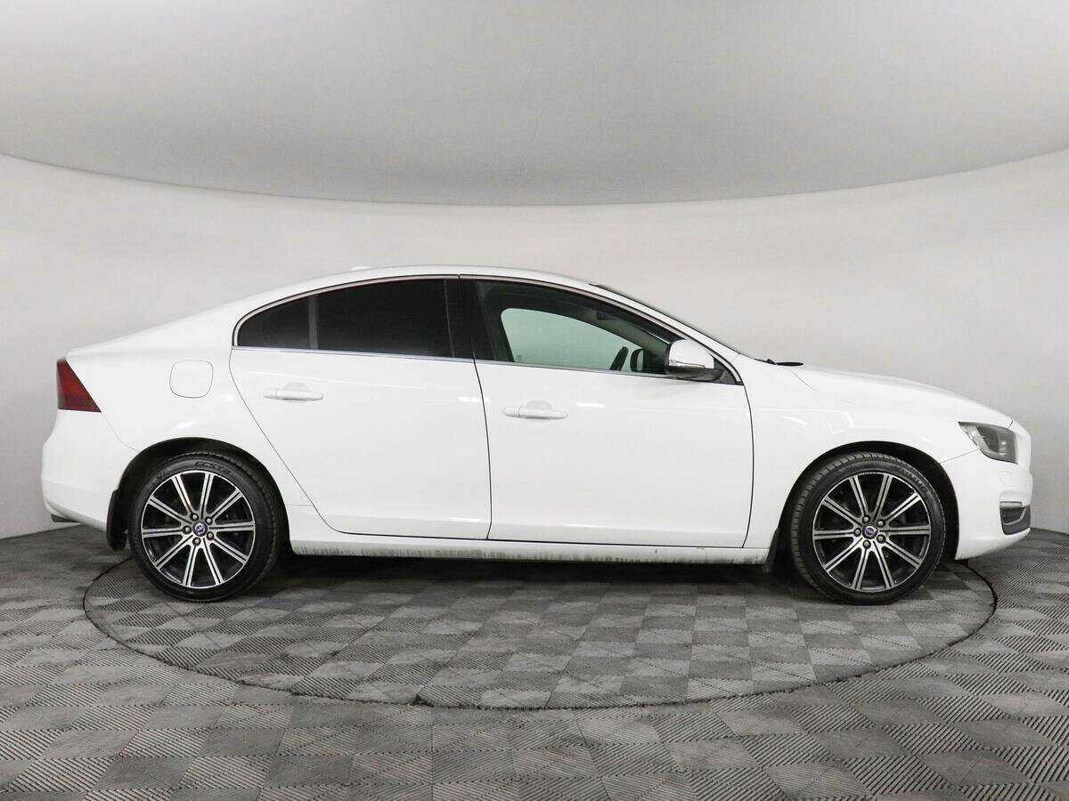 Volvo S60 2014 года с пробегом. Фото: #2