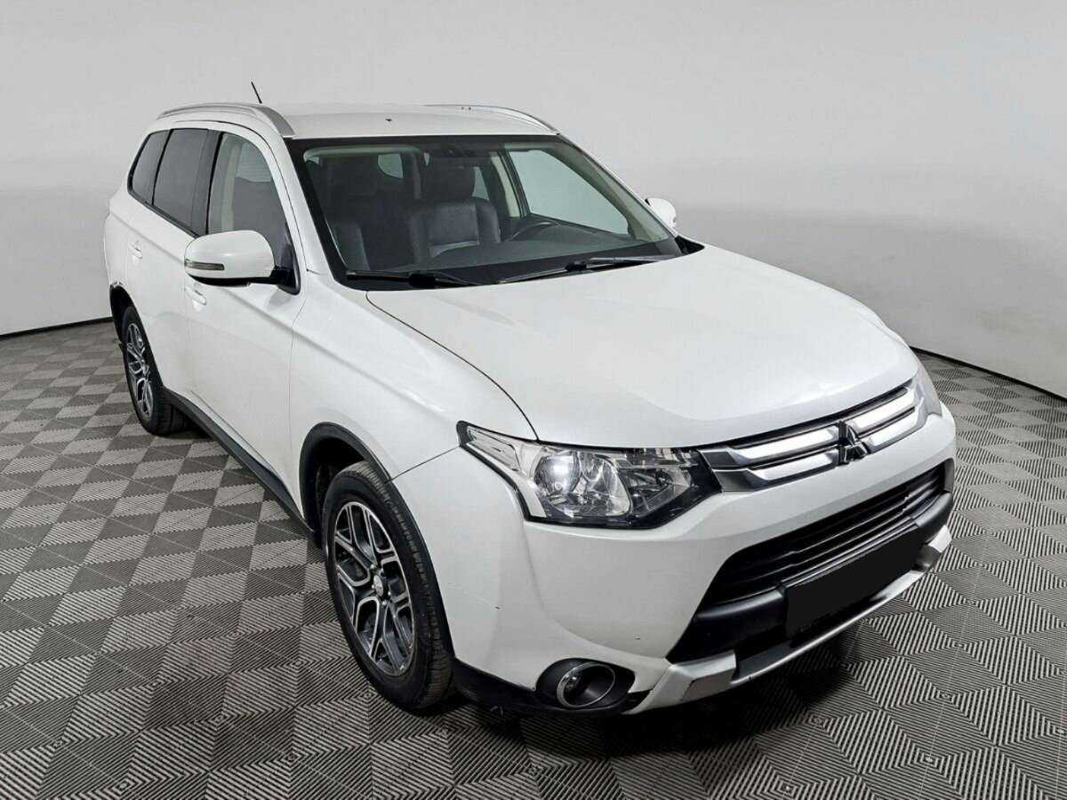 Mitsubishi Outlander 2014 года с пробегом. Фото: #2