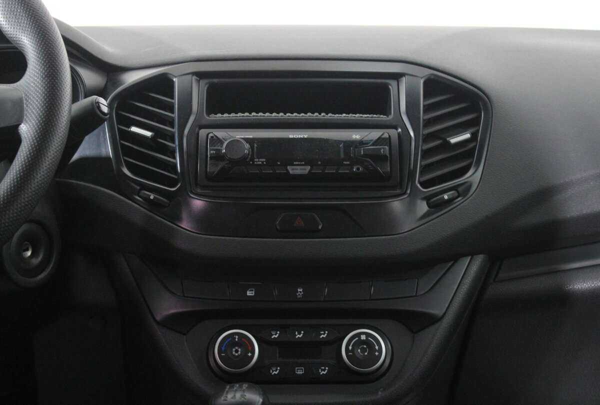 Lada (ВАЗ) Vesta 2017 года с пробегом. Фото: #11