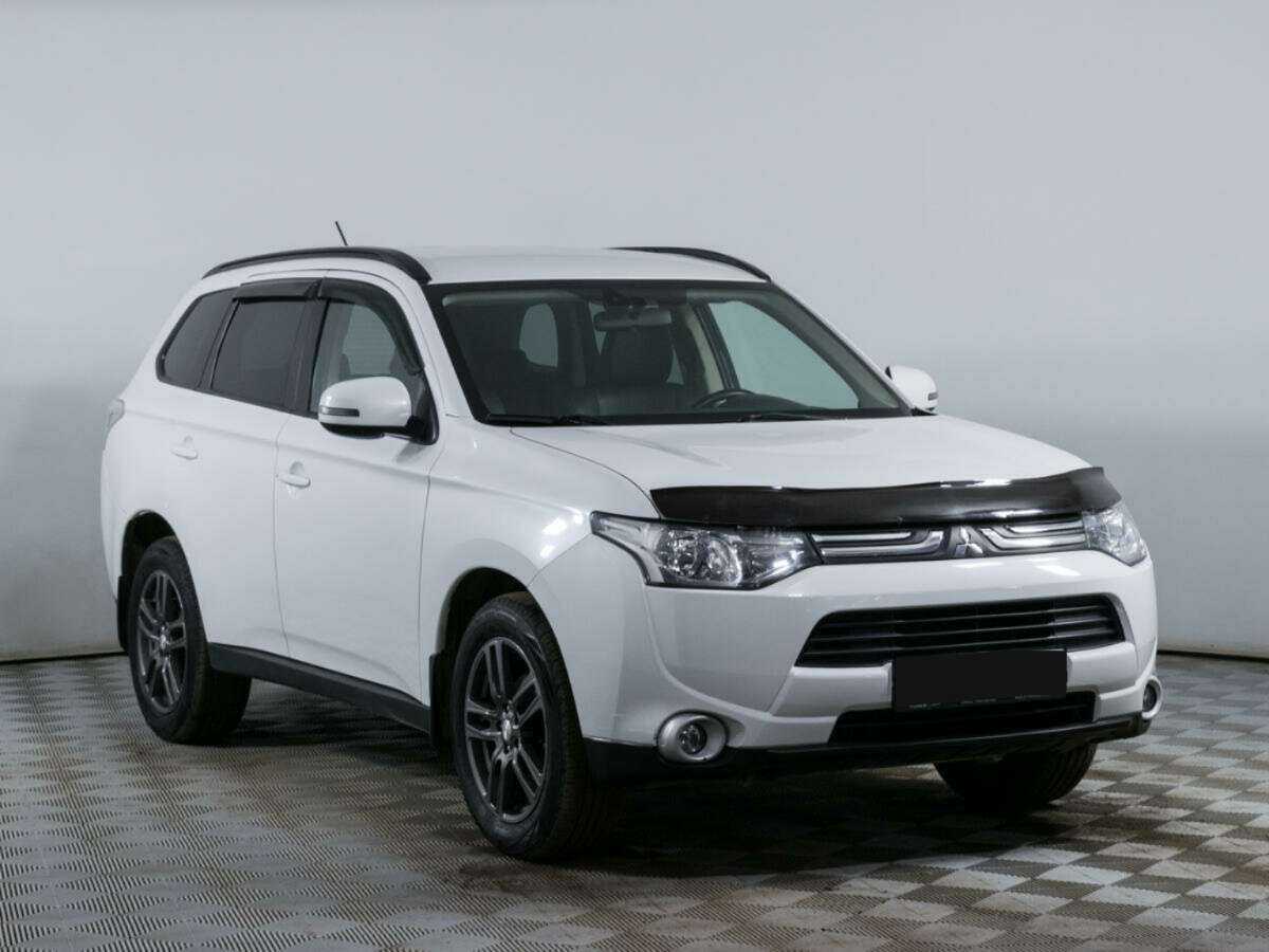 Mitsubishi Outlander 2012 года с пробегом. Фото: #2