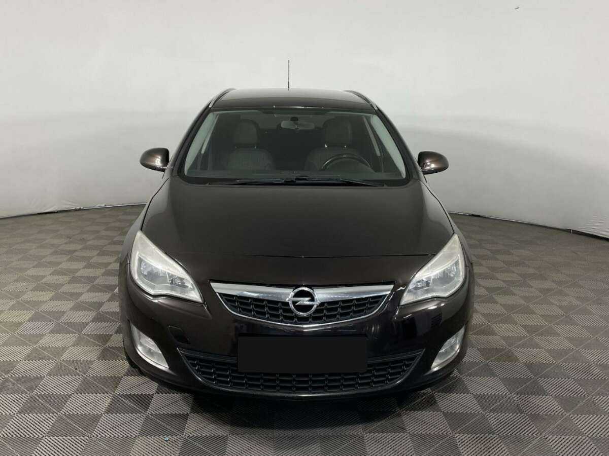 Opel Astra 2012 года с пробегом. Фото: #1