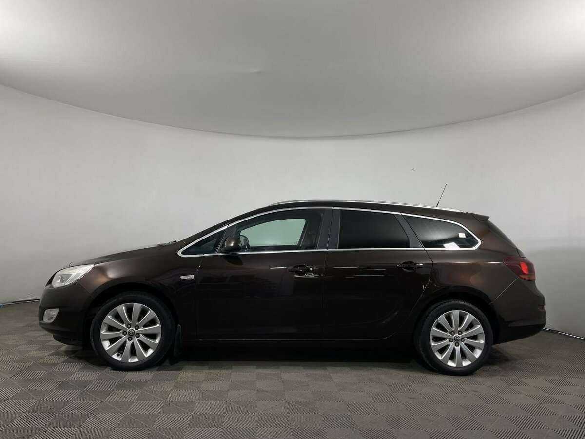 Opel Astra 2012 года с пробегом. Фото: #4