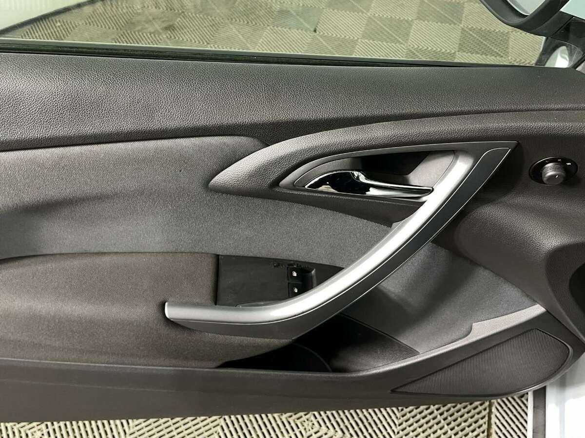Opel Astra 2013 года с пробегом. Фото: #7