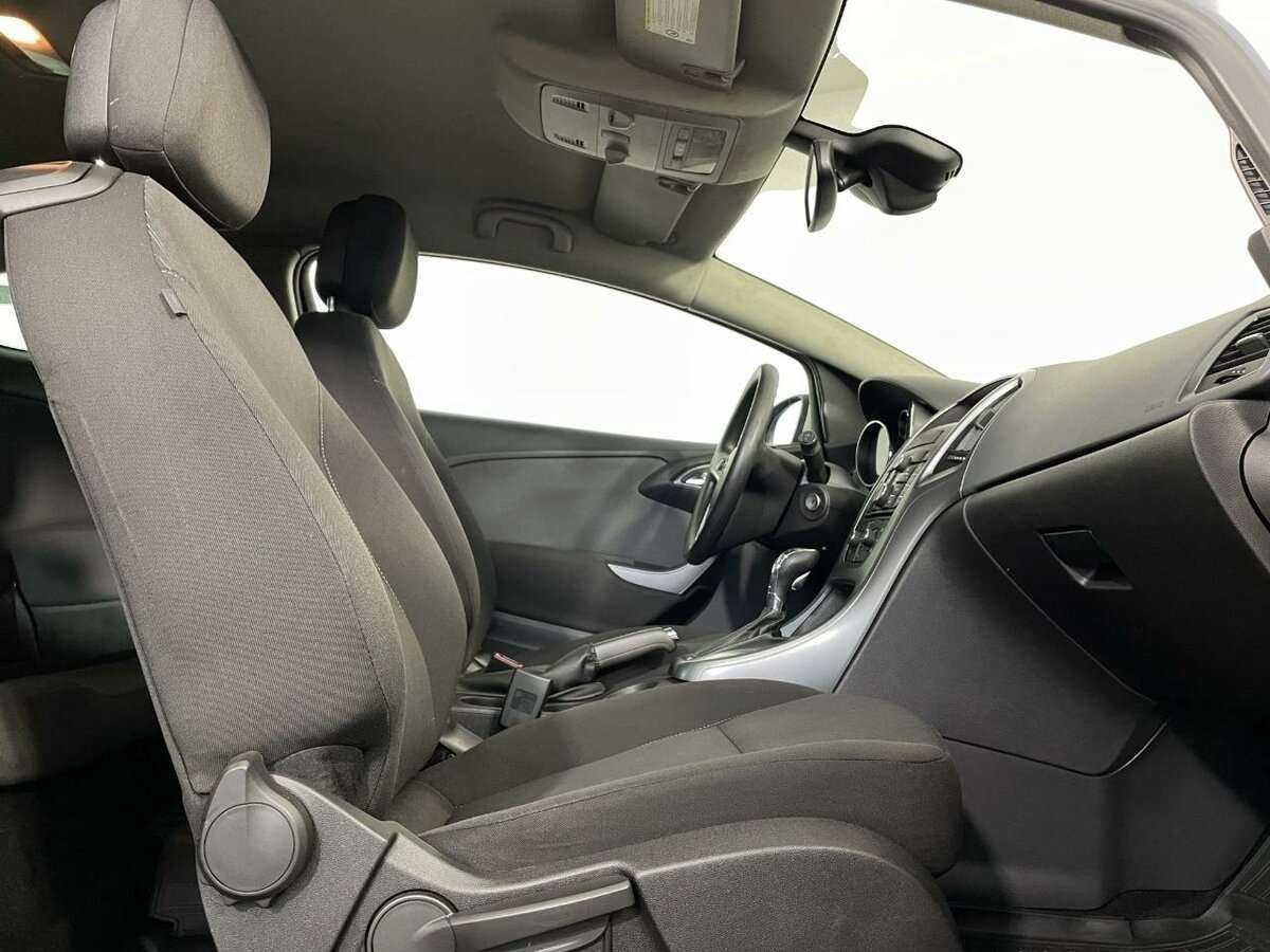 Opel Astra 2013 года с пробегом. Фото: #13