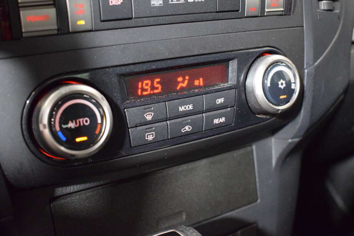 Mitsubishi Pajero 2014 года с пробегом. Фото: #18