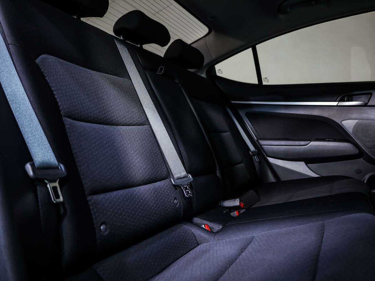 Hyundai Elantra 2019 года с пробегом. Фото: #10