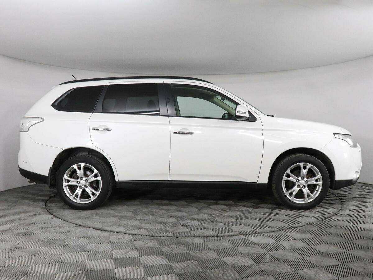 Mitsubishi Outlander 2012 года с пробегом. Фото: #3