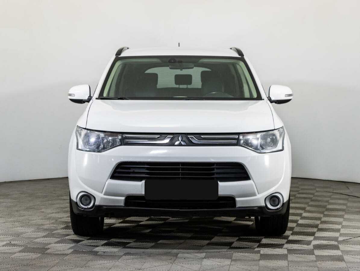 Mitsubishi Outlander 2014 года с пробегом. Фото: #1