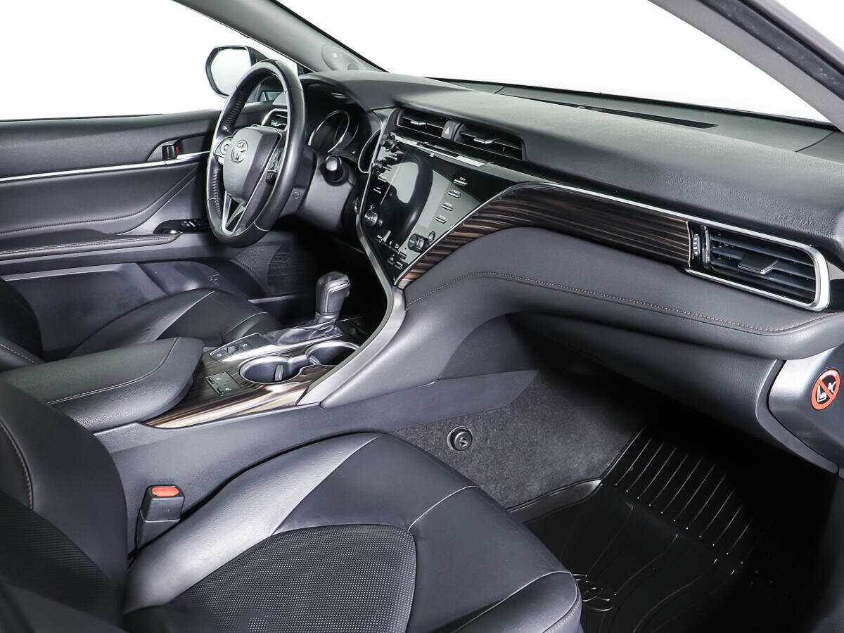 Toyota Camry 2018 года с пробегом. Фото: #8