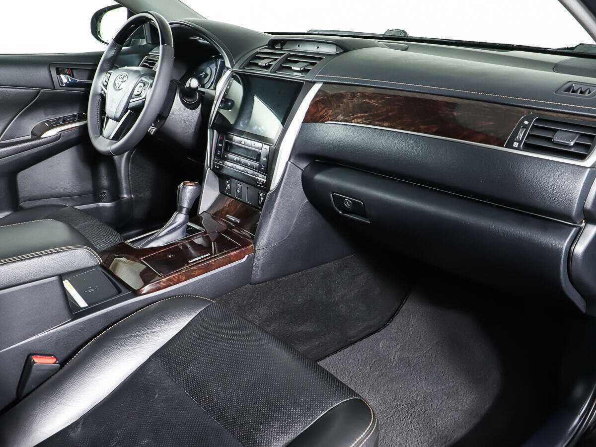 Toyota Camry 2017 года с пробегом. Фото: #10