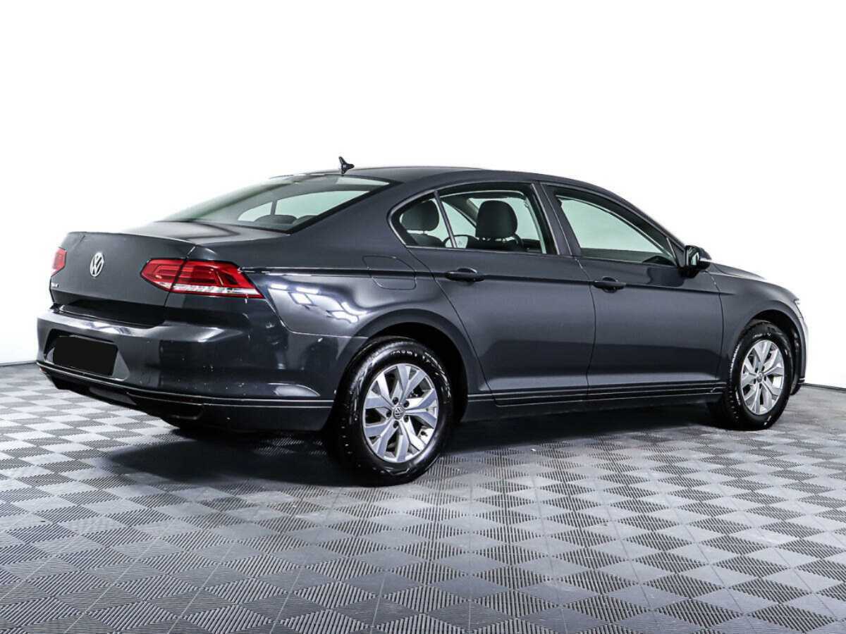 Volkswagen Passat 2017 года с пробегом. Фото: #4