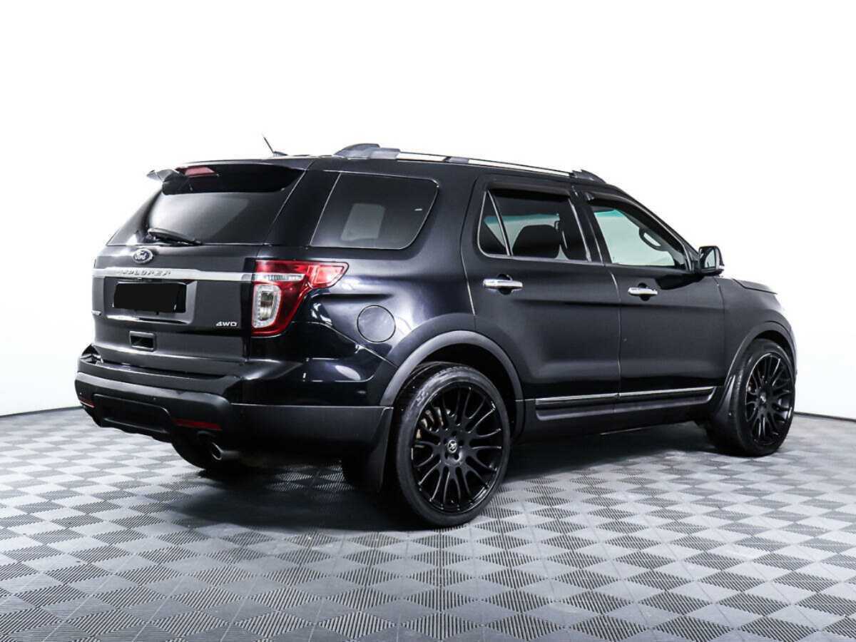 Ford Explorer 2013 года с пробегом. Фото: #4