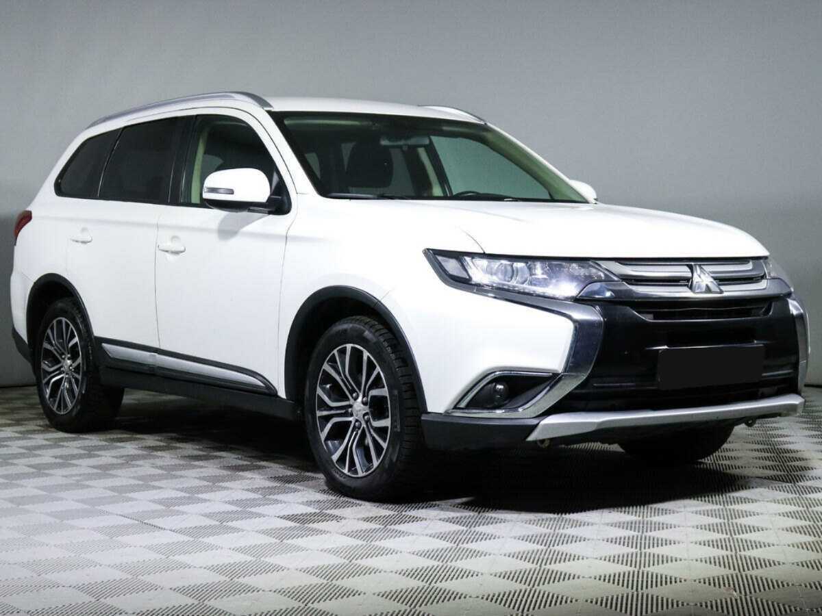 Mitsubishi Outlander 2018 года с пробегом. Фото: #2