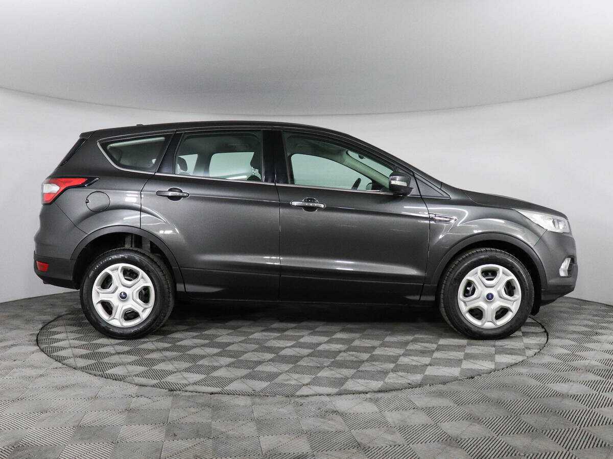 Ford Kuga 2017 года с пробегом. Фото: #3