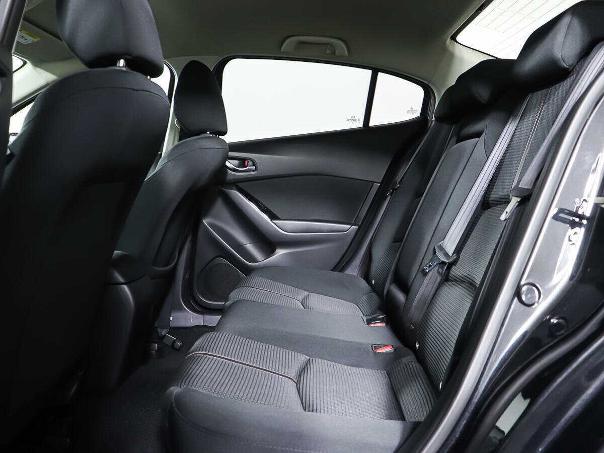 Mazda 3 2017 года с пробегом. Фото: #9