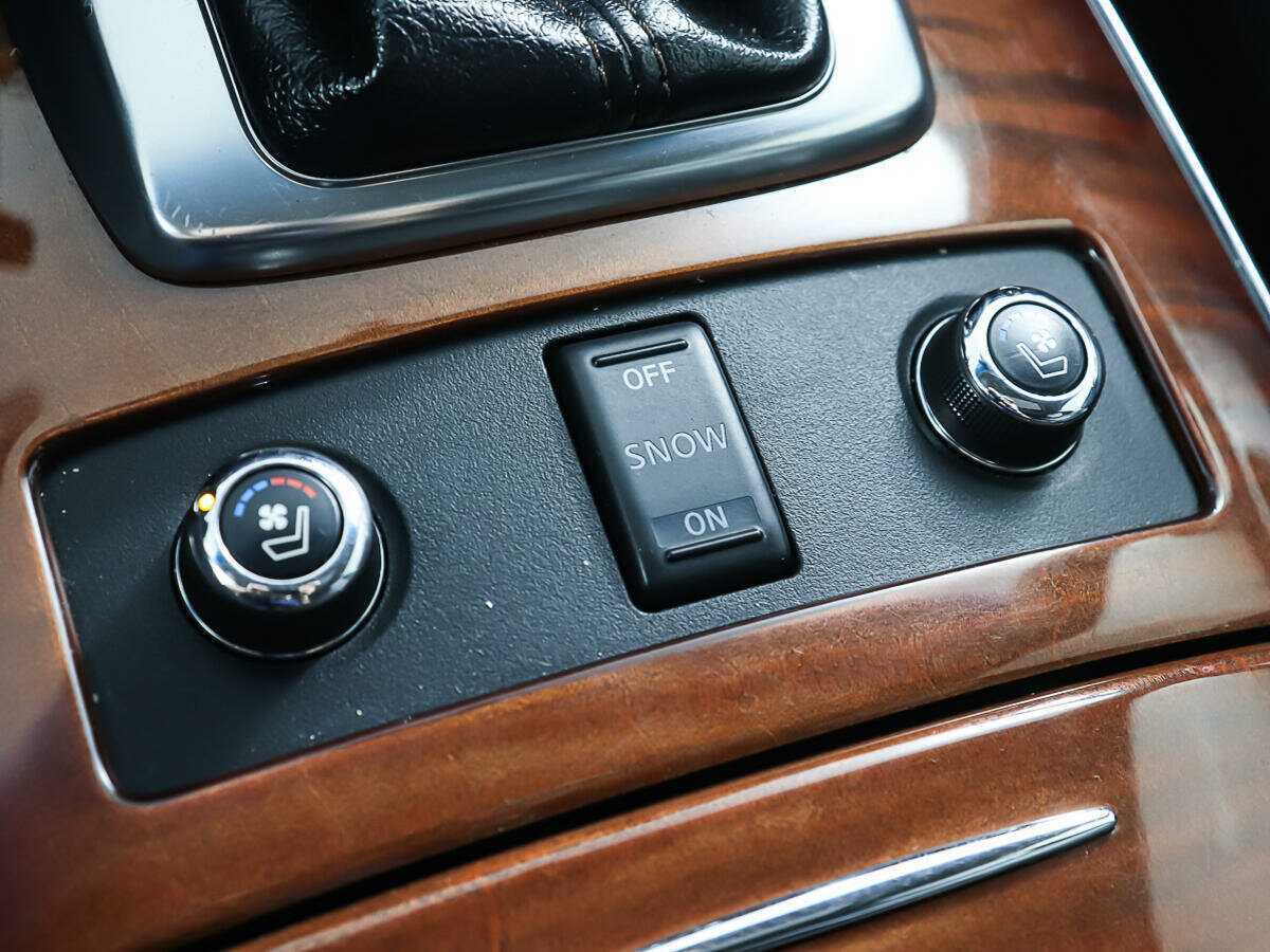 Infiniti FX 2013 года с пробегом. Фото: #17