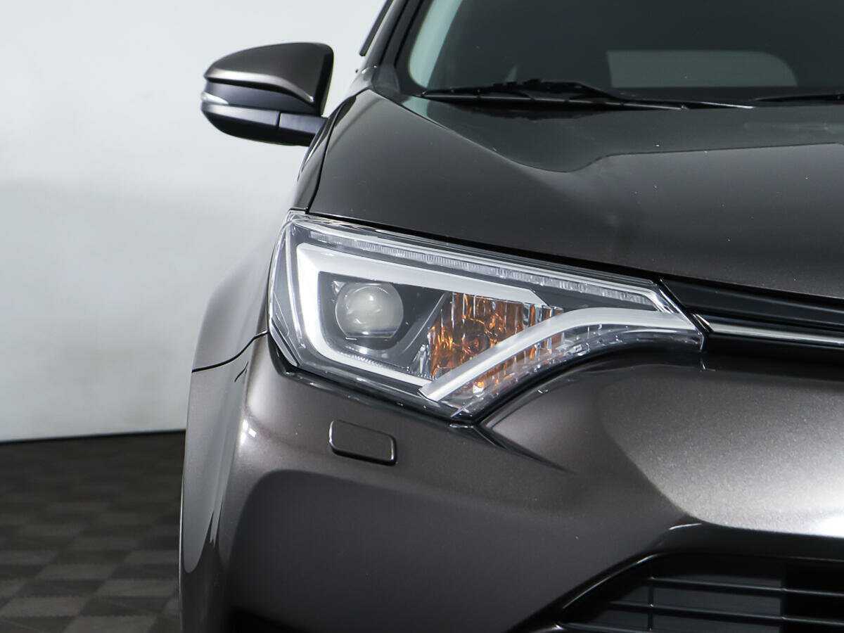 Toyota RAV4 2019 года с пробегом. Фото: #19