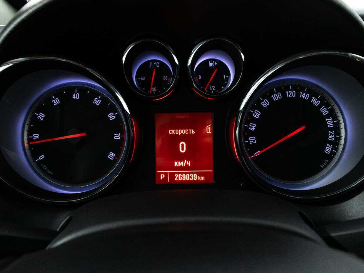 Opel Astra 2012 года с пробегом. Фото: #11