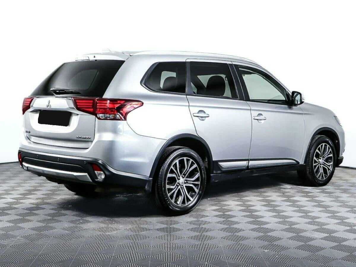 Mitsubishi Outlander 2016 года с пробегом. Фото: #3