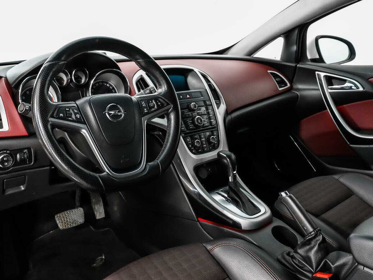 Opel Astra 2012 года с пробегом. Фото: #8