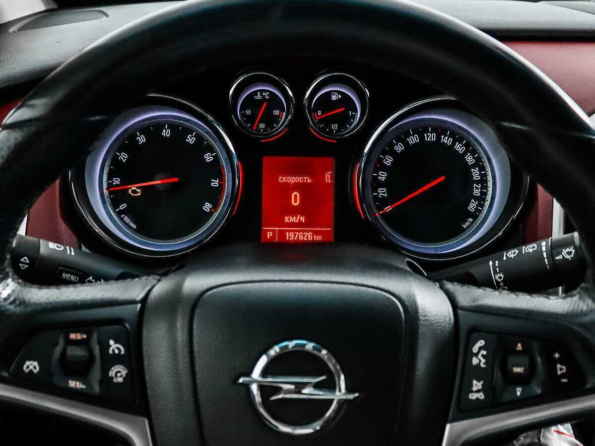 Opel Astra 2012 года с пробегом. Фото: #14