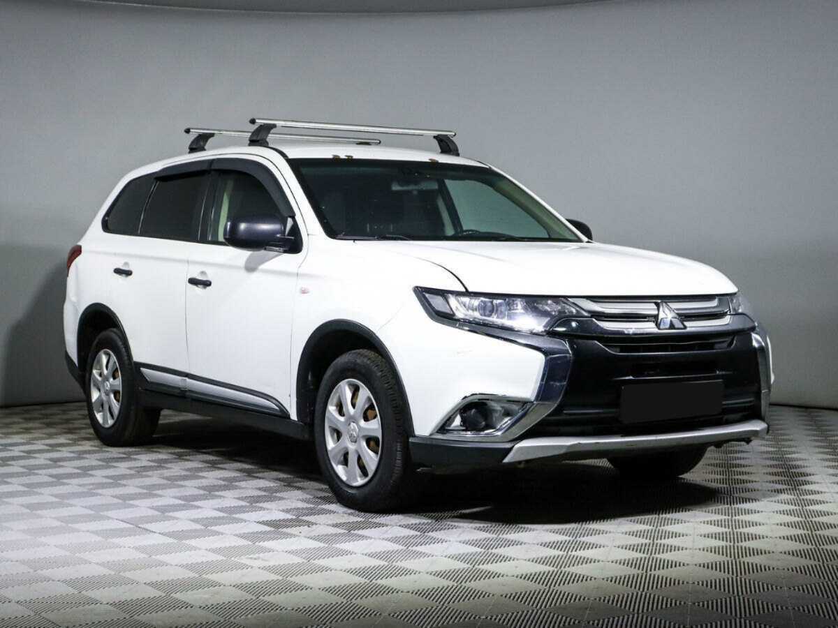 Mitsubishi Outlander 2018 года с пробегом. Фото: #2