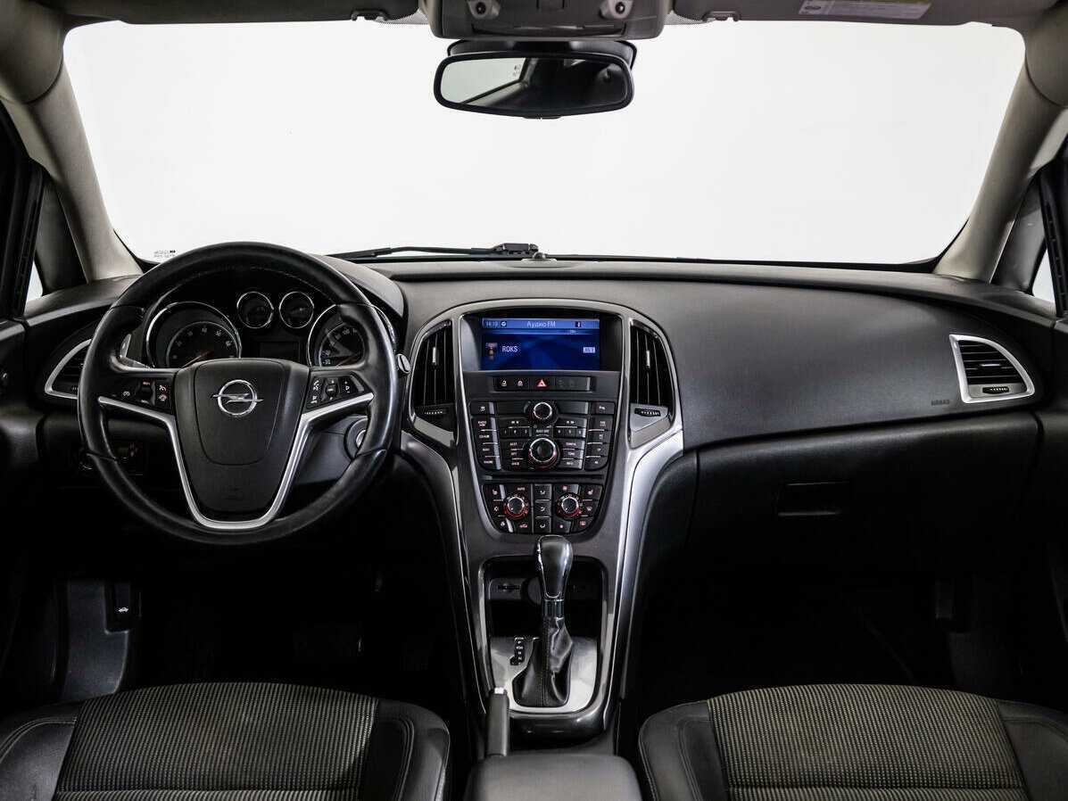 Opel Astra 2012 года с пробегом. Фото: #10