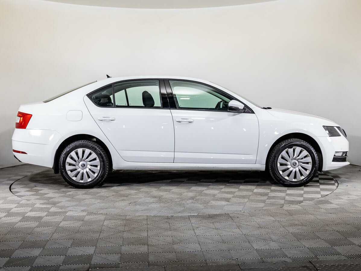 Skoda Octavia 2019 года с пробегом. Фото: #3