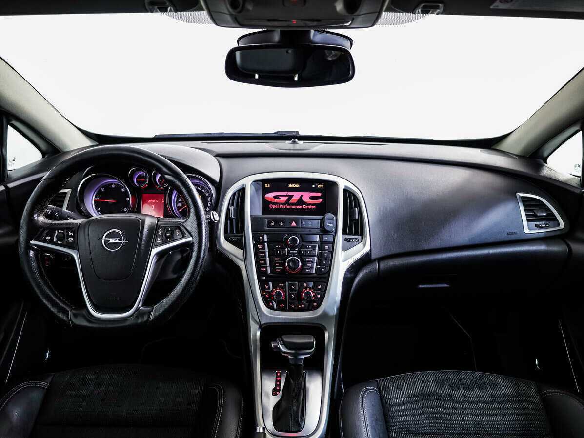 Opel Astra 2012 года с пробегом. Фото: #8