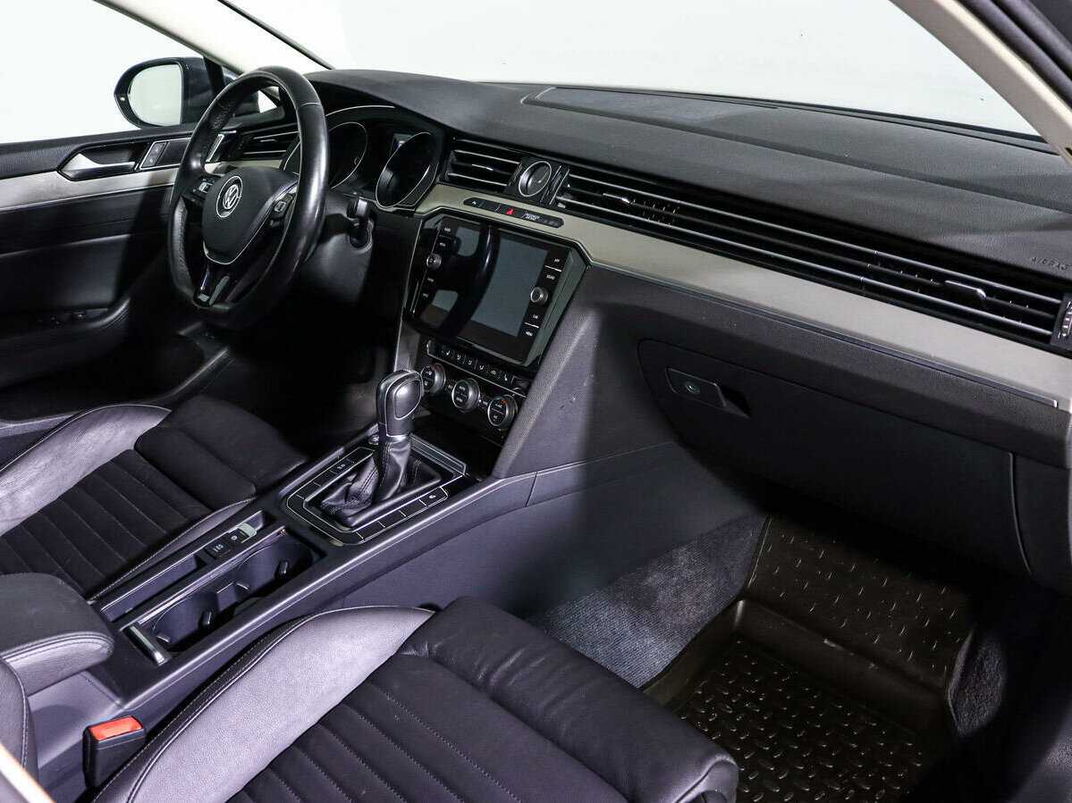 Volkswagen Passat 2017 года с пробегом. Фото: #6