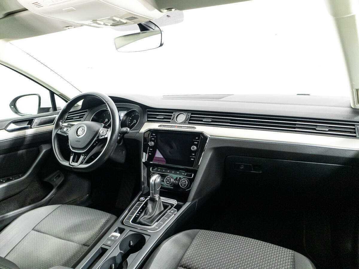 Volkswagen Passat 2017 года с пробегом. Фото: #8