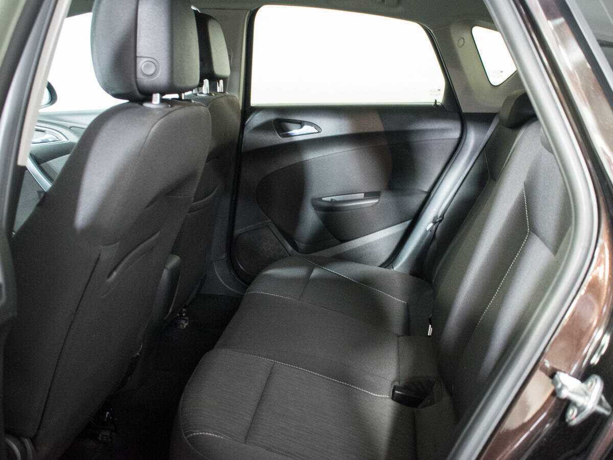 Opel Astra 2014 года с пробегом. Фото: #9