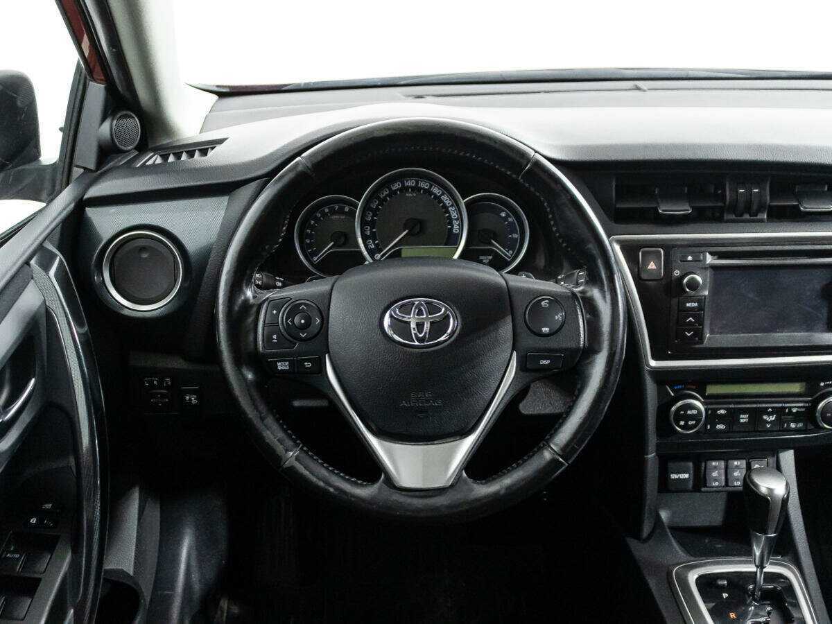 Toyota Auris 2013 года с пробегом. Фото: #16