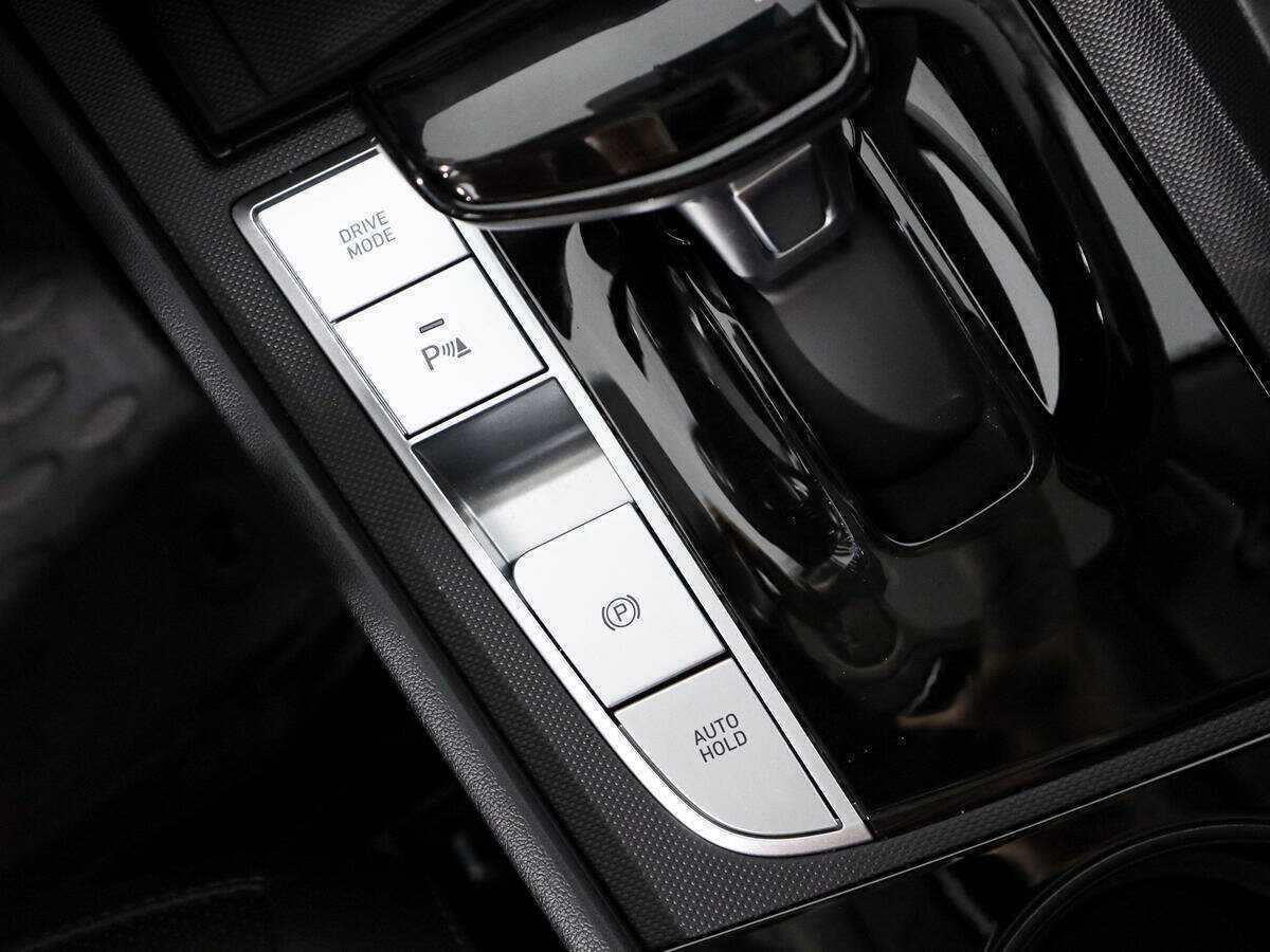 Hyundai Elantra 2024 года с пробегом. Фото: #11