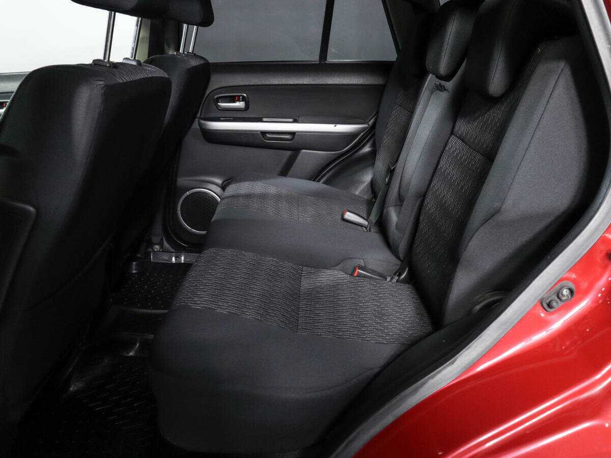 Suzuki Grand Vitara 2012 года с пробегом. Фото: #9