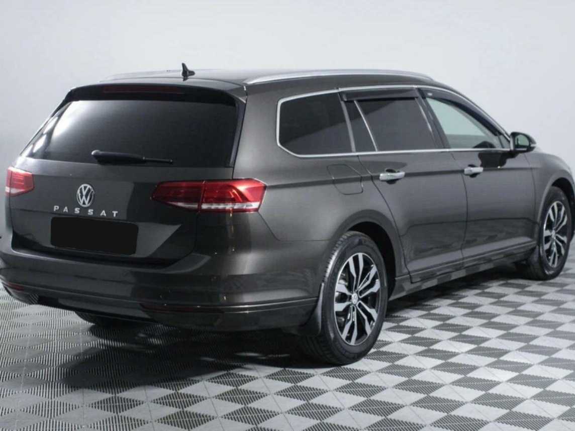 Volkswagen Passat 2017 года с пробегом. Фото: #4