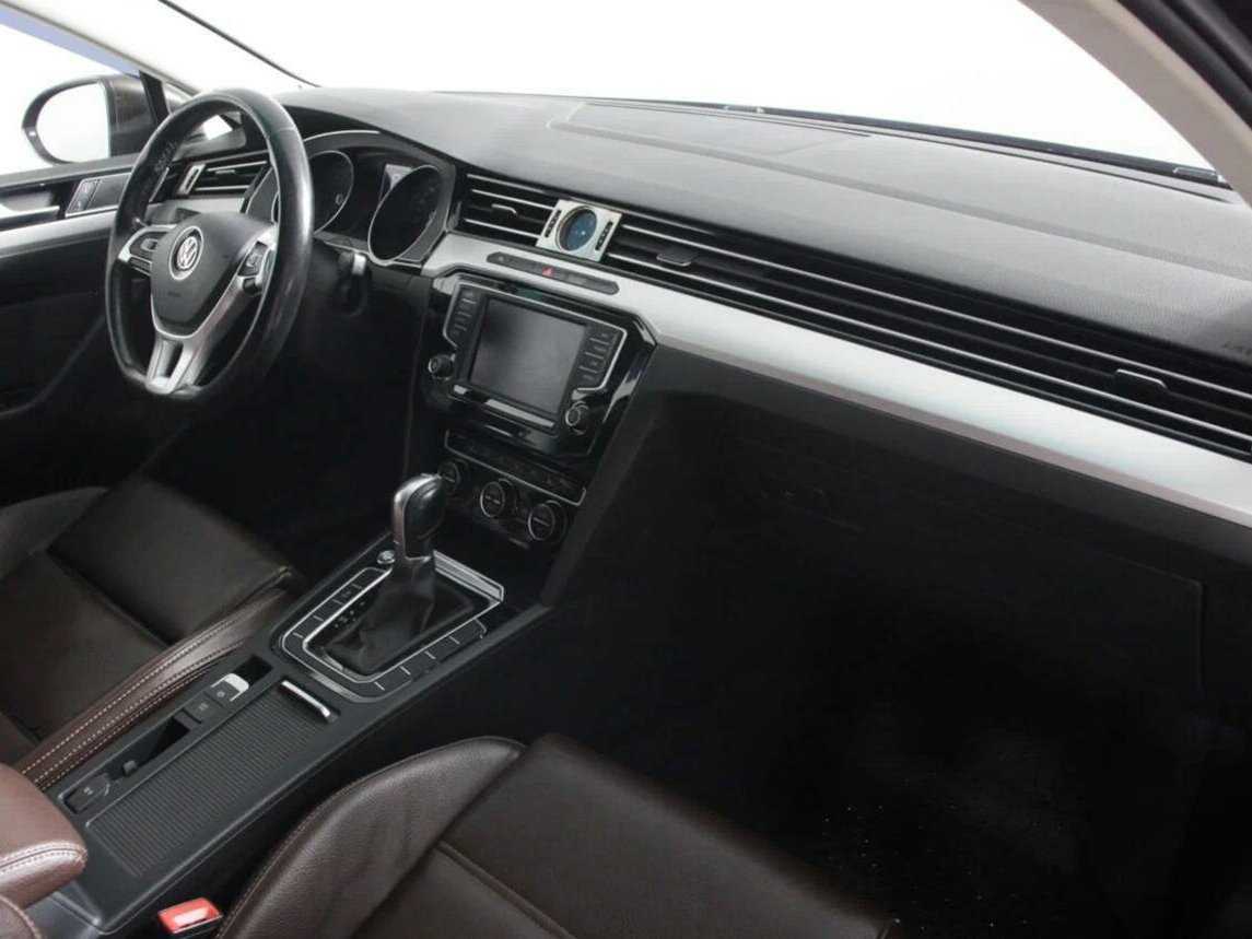 Volkswagen Passat 2017 года с пробегом. Фото: #8