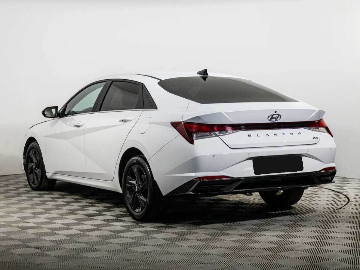 Hyundai Elantra 2021 года с пробегом. Фото: #5