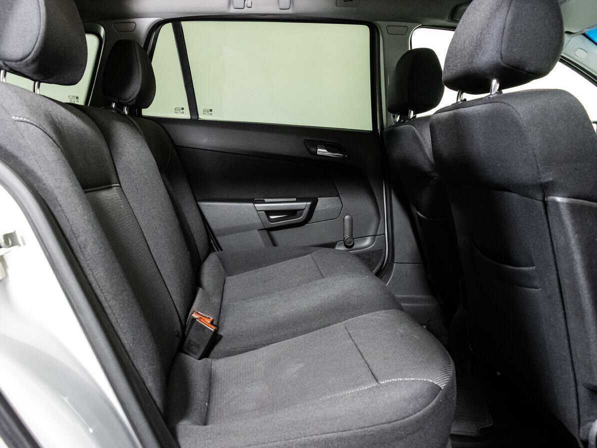 Opel Astra 2012 года с пробегом. Фото: #14