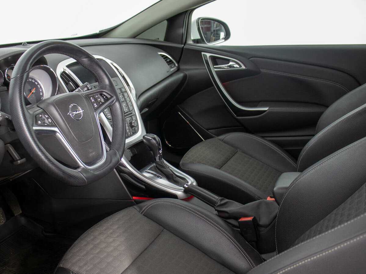 Opel Astra 2014 года с пробегом. Фото: #9